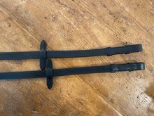 Load image into Gallery viewer, Vespucci Leather Reins with Grips
