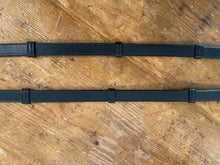 Load image into Gallery viewer, Vespucci Leather Reins with Grips
