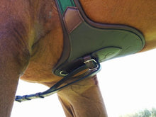 Load image into Gallery viewer, Amerigo Protector Jump Girth with Vibram®
