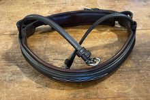 Load image into Gallery viewer, Aramas Fancy Raised Padded Hunter Crank Noseband
