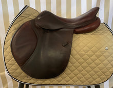 Load image into Gallery viewer, 2014 CWD SE02 Jump Saddle
