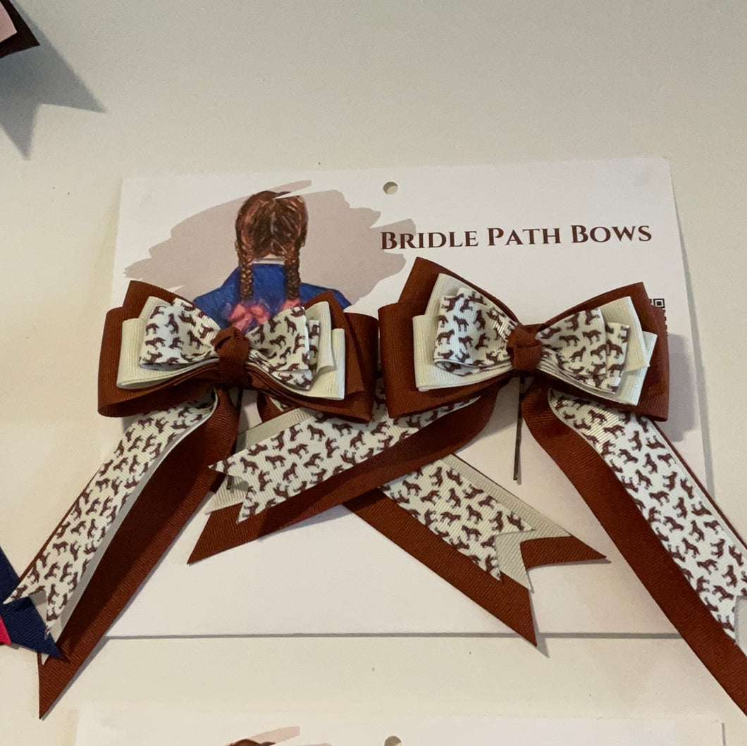 Bridle Path Bows Brown/White Horses